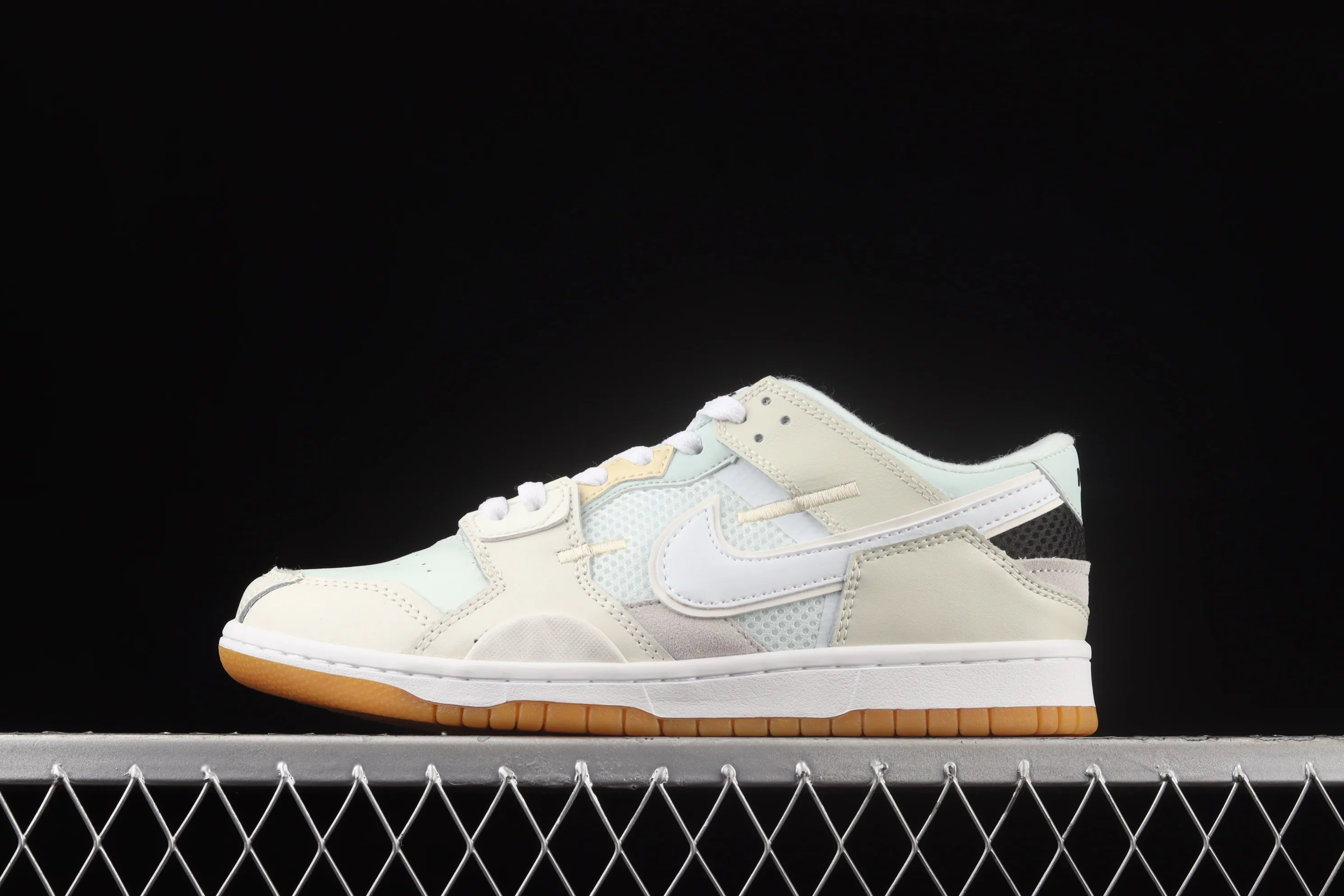All categories Nk SB Dunk series Nk SB Dunk Low low-top skate shoes Nk Dunk Svrap light blue sea glass stitching low-top skate shoes DB0500-100